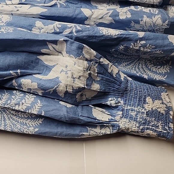 House Of Lacuna Womens Blue Floral Tuscany Boho Romantic Feminine Top Sz M/L - Picture 3 of 13